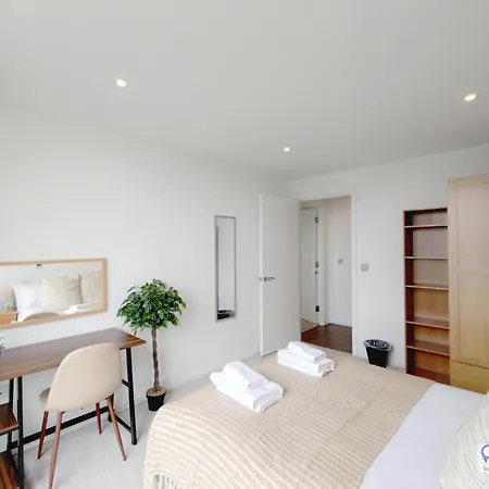 Fully Serviced Two Bed Apartment With River View Londres Exterior foto